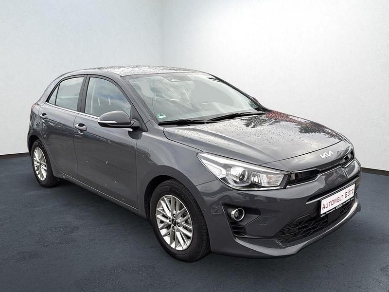 Gebraucht Kia Rio Vision 84 PS (61 kW) 2023 Grau Limousine