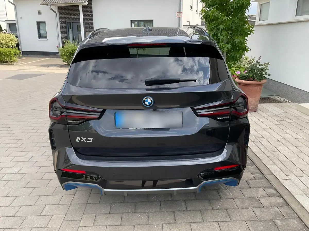 Gebraucht BMW iX3 Impressive 210 kW (286 PS) 2022 Grau SUV