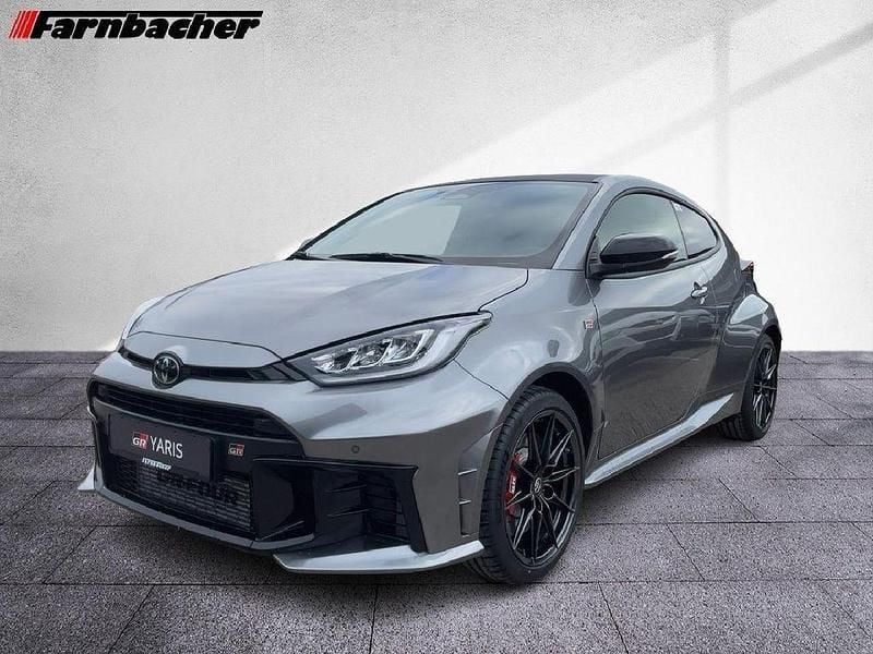 Neu Toyota Yaris 280 PS (205 kW) 2025 Precious metal Limousine