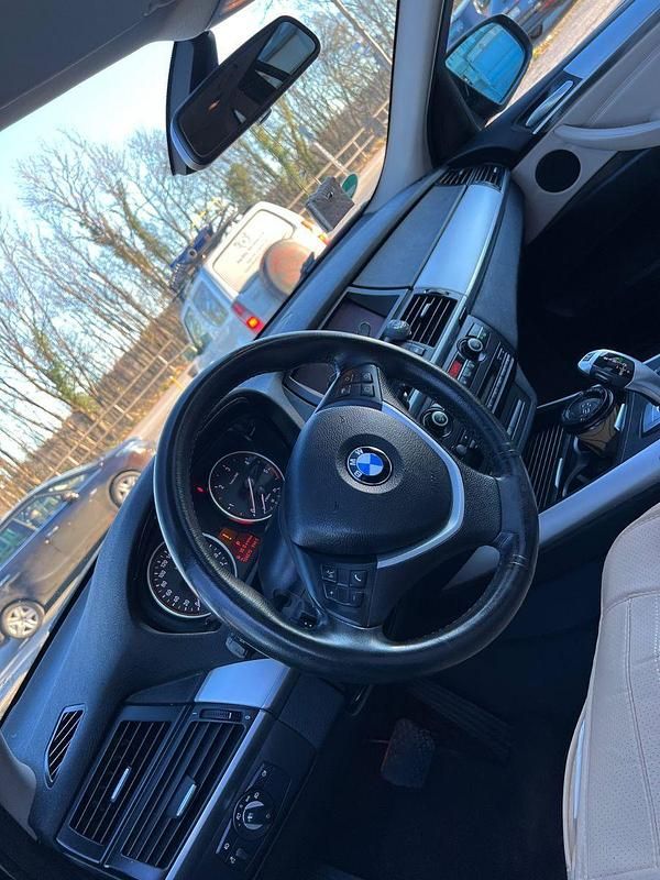 Schwarz Gebraucht 2011 BMW X5 Sport Line SUV | 15.499 € (Guter Preis) - Bild 1/4