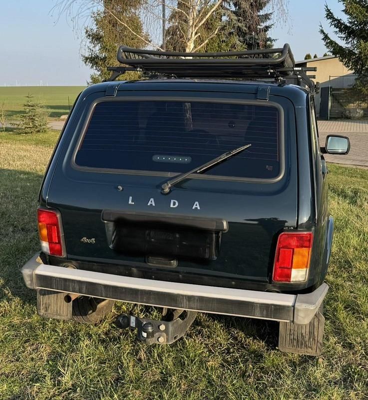 Gebraucht Lada niva 83 PS (61 kW) 2020 Grün SUV