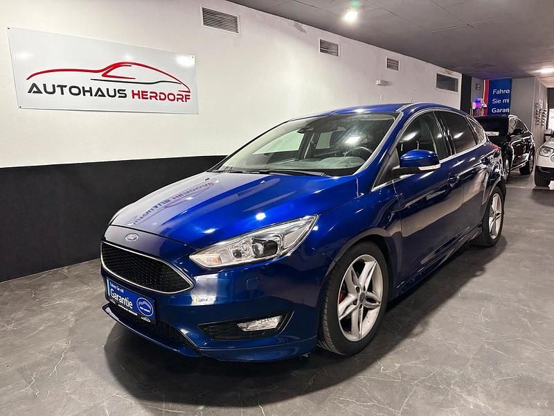 Blau Gebraucht 2015 Ford Focus Sport Limousine | 4.800 € (Fairer Preis) - Bild 1/4