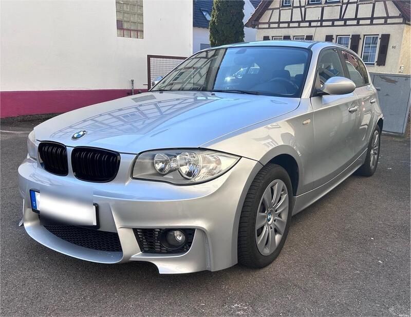 Silber Gebraucht 2004 BMW 116 Kleinwagen | 2.500 € (Fairer Preis) - Bild 1/4