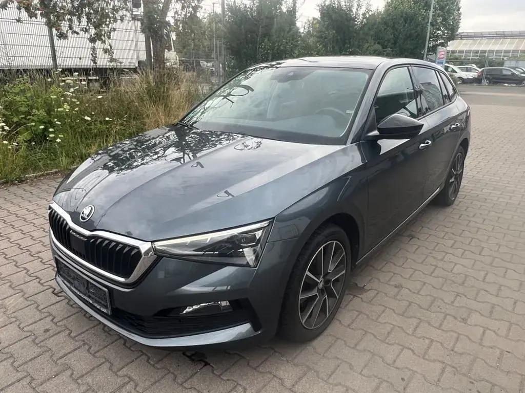 Gebraucht Skoda Scala Style 150 PS (110 kW) 2019 Grau Kleinwagen