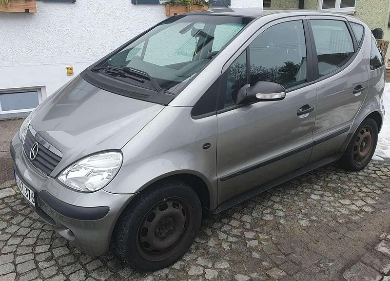 Silber Gebraucht 2004 Mercedes A160 Classic Limousine | 1.100 € (Superpreis) - Bild 1/4