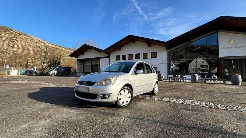 Gebraucht Ford Fiesta Ambiente 80 PS (58 kW) 2008 Grau Limousine