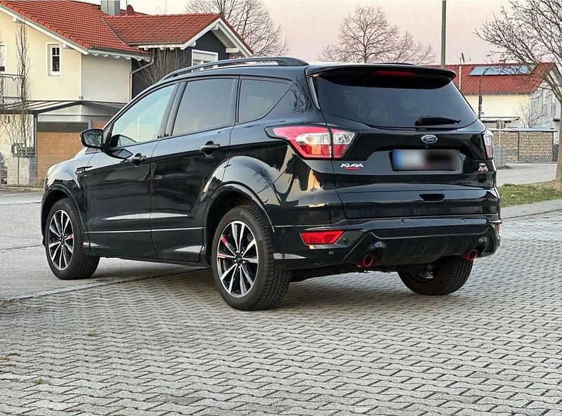 Gebraucht Ford Kuga ST-Line 182 PS (133 kW) 2019 Schwarz SUV