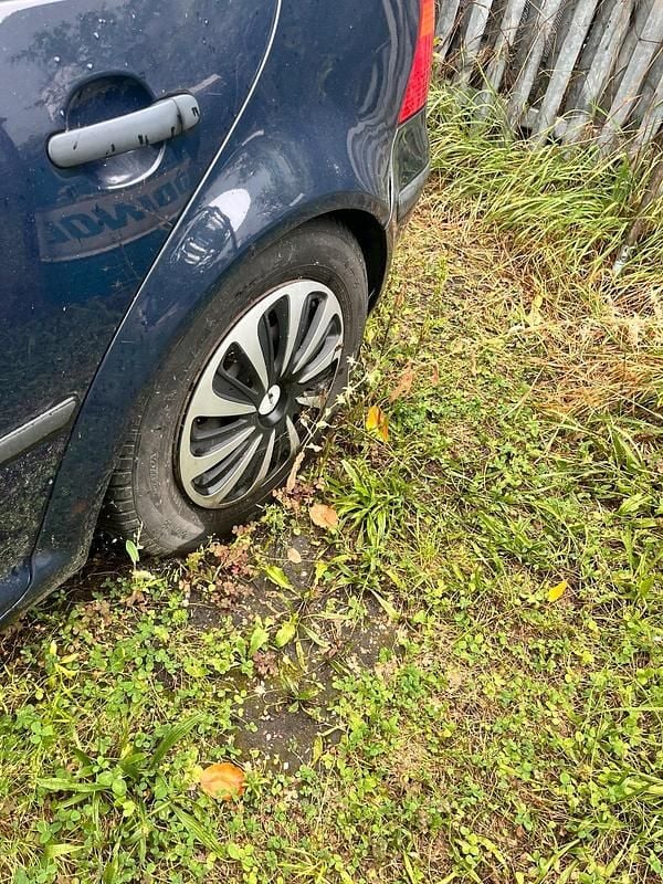 Blau Gebraucht 1999 VW Golf IV Limousine | 500 € (Superpreis) - Bild 1/4