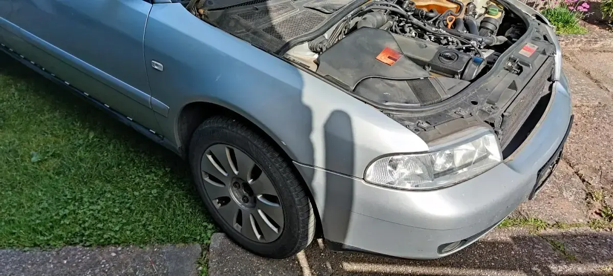 Używany Audi A4 101 KM (74 kW) 2000 Srebrny Sedan/Limuzyna