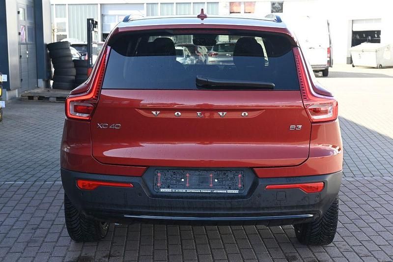 Gebraucht Volvo XC40 Plus 163 PS (119 kW) 2025 Rot SUV
