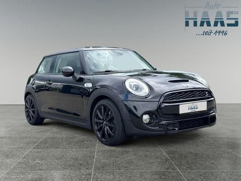 Midnight black metallic Gebraucht 2017 Mini Cooper S Coupé Coupé | 15.890 € (Fairer Preis) - Bild 1/4