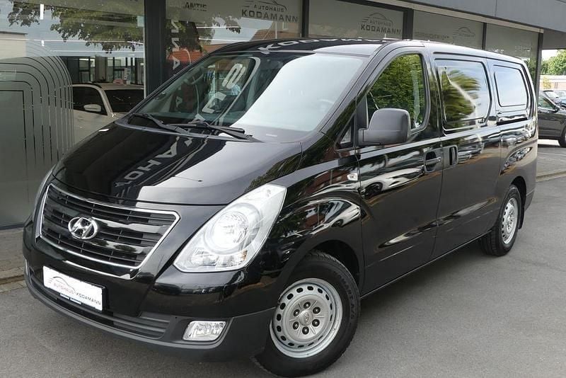 Gebraucht Hyundai H-1 170 PS (125 kW) 2018 Schwarz Van / Kleinbus