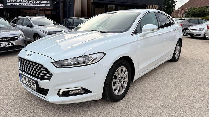 Weiß Gebraucht 2017 Ford Mondeo Business Edition Limousine | 8.999 € (Superpreis) - Bild 1/4