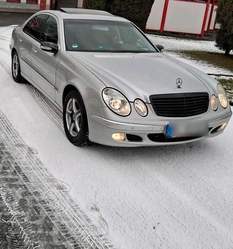 Gebraucht Mercedes E240 177 PS (130 kW) 2002 Silber Limousine