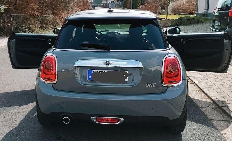 Gebraucht Mini ONE 102 PS (75 kW) 2019 Grau Kleinwagen