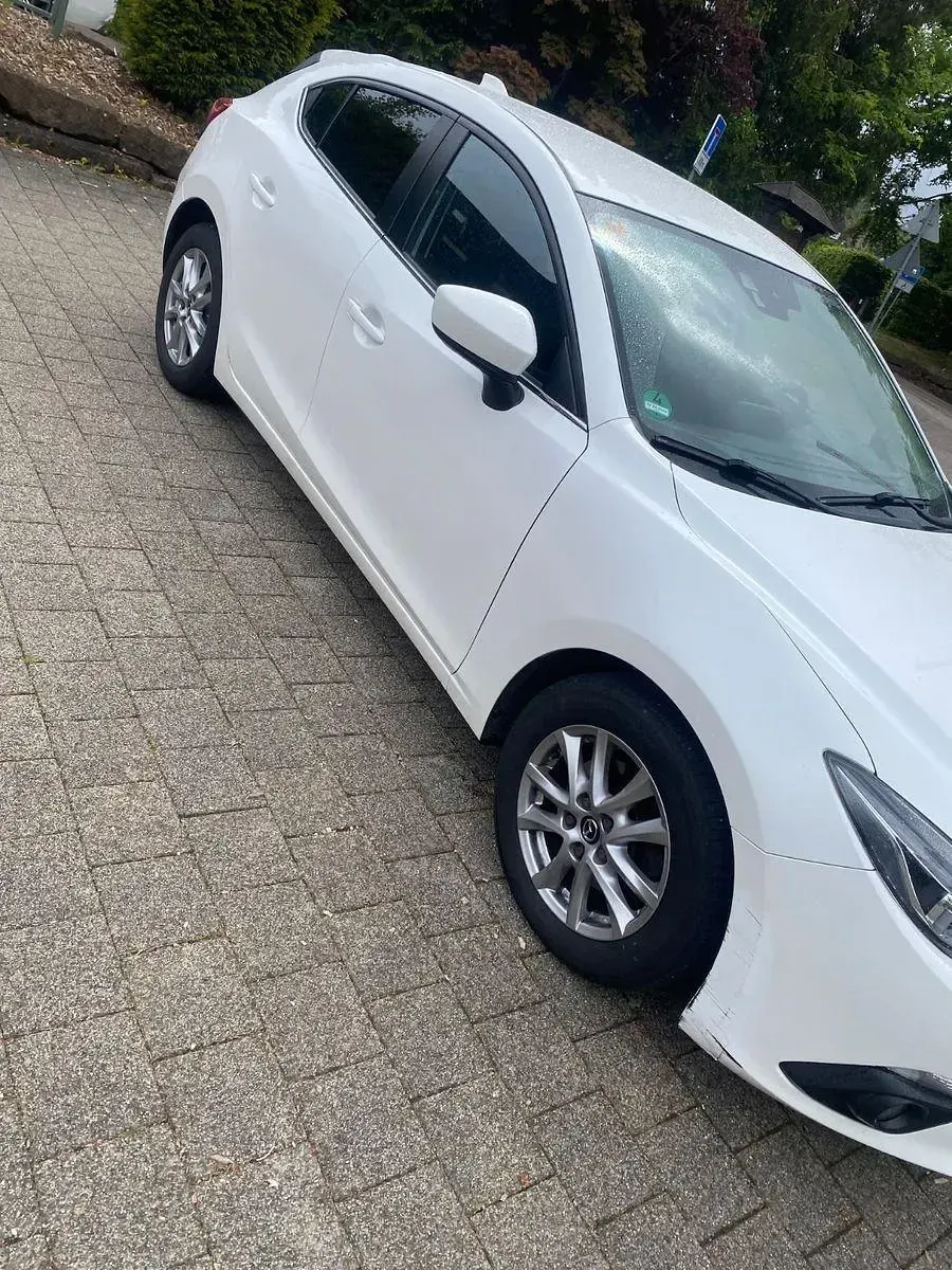 Second-hand Mazda 3 Sports-Line 150 CP (110 kW) 2015 Alb Berlinǎ
