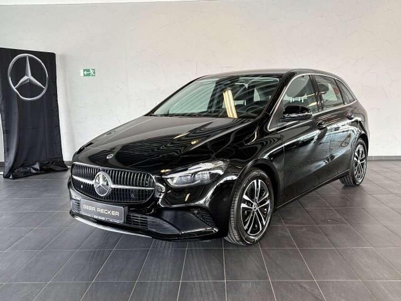 Gebraucht Mercedes B200 Advanced 163 PS (119 kW) 2024 Unilack nachtschwarz Van / Kleinbus
