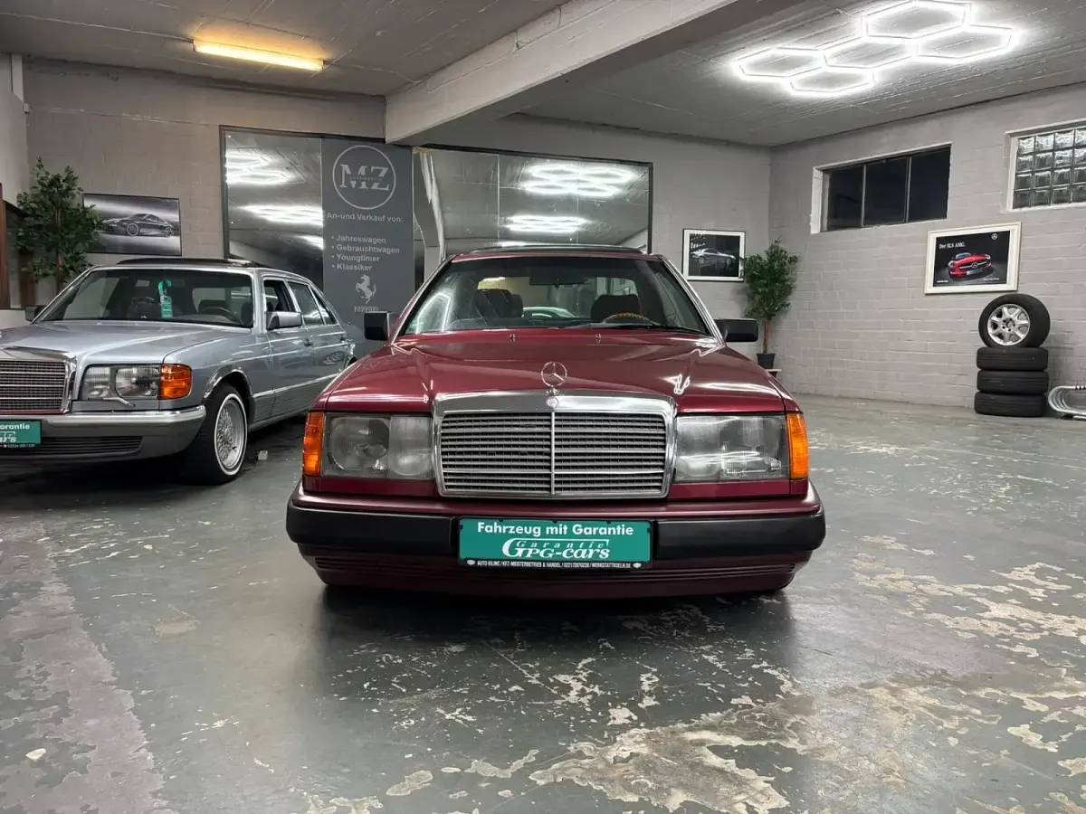 Gebraucht Mercedes 230 132 PS (97 kW) 1989 Rot Coupé