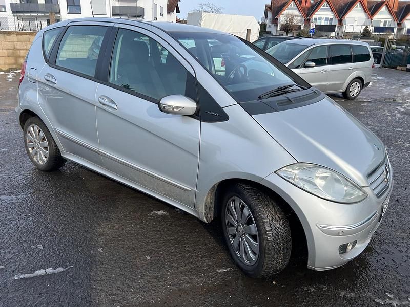 Grau Gebraucht 2005 Mercedes A170 Limousine | 3.650 € (Etwas zu teuer) - Bild 1/4