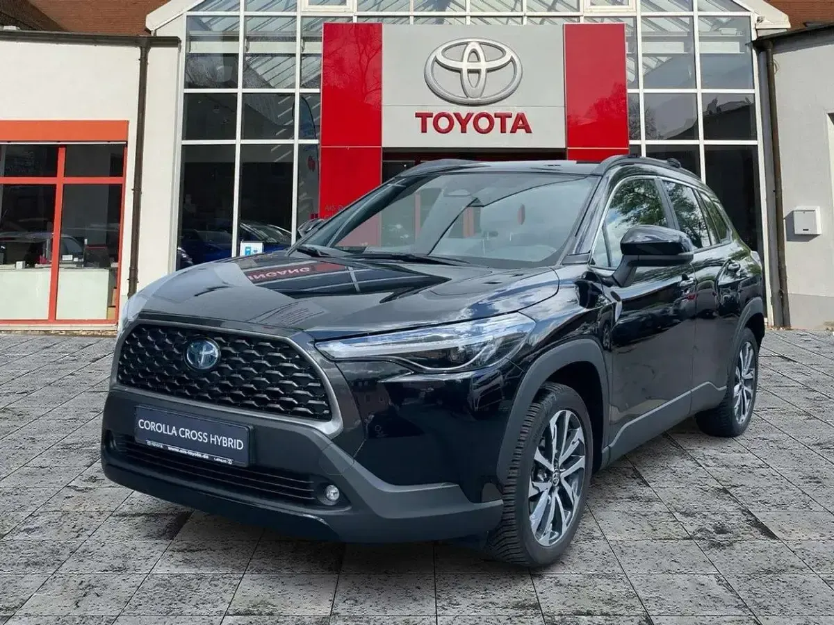 Gebraucht Toyota Corolla Cross Team 197 PS (144 kW) 2022 Attitude black mc. SUV