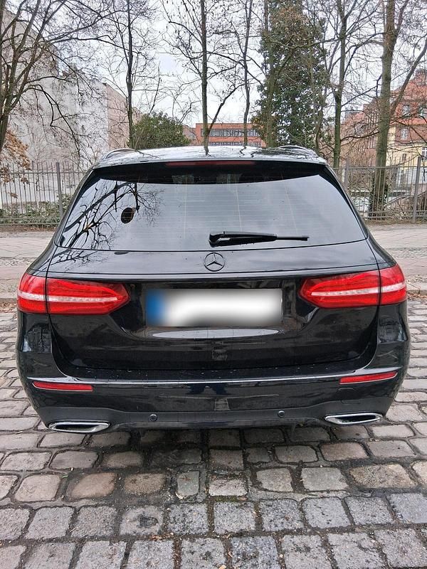 Gebraucht Mercedes E200 Avantgarde 150 PS (110 kW) 2018 Schwarz Kombi