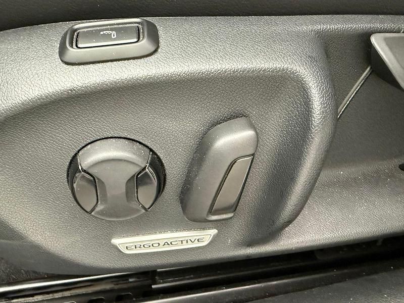 Gebraucht VW Passat Business 204 PS (150 kW) 2025 Weiß Kombi