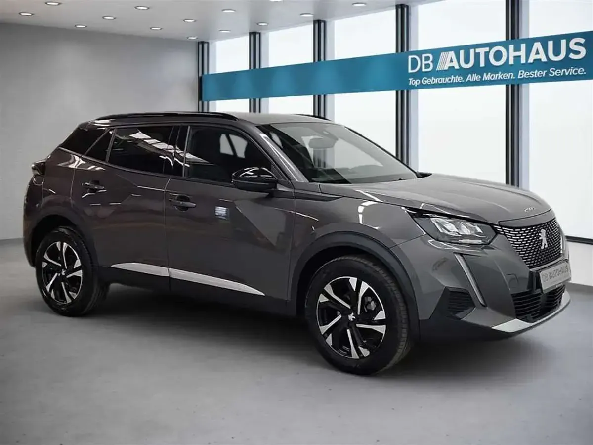 Gebraucht Peugeot 2008 Allure 131 PS (96 kW) 2024 Grau SUV