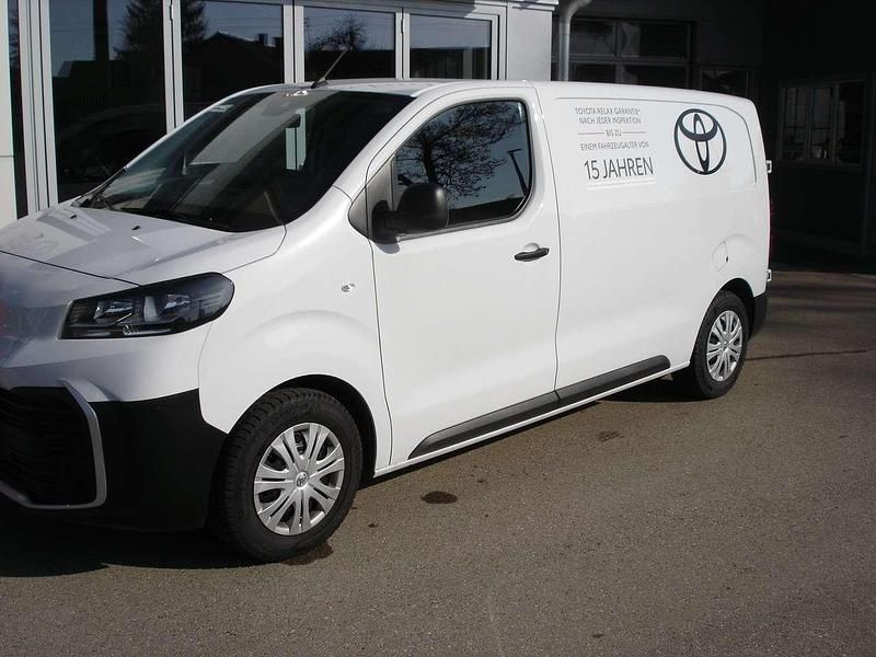 Neu Toyota Proace 120 PS (88 kW) 2025 Weiß Van / Kleinbus