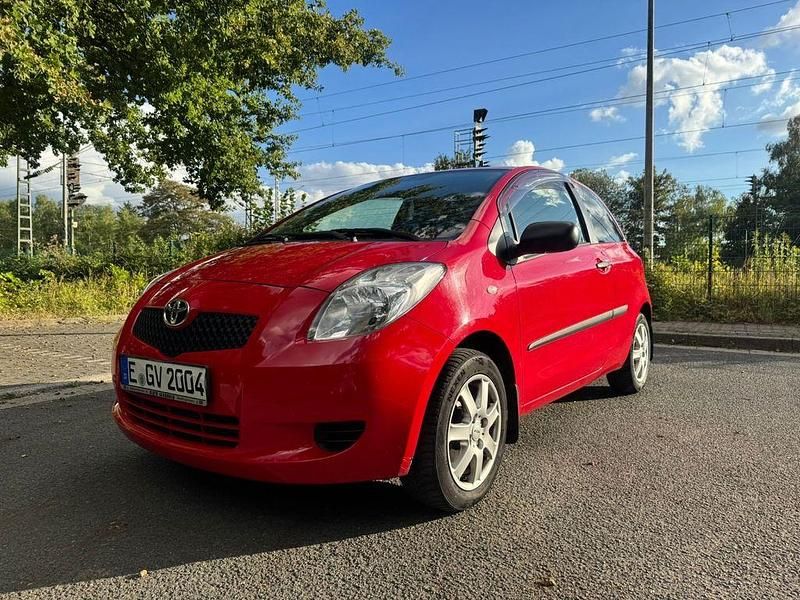 Rot Gebraucht 2006 Toyota Yaris Kleinwagen | 3.500 € (Etwas zu teuer) - Bild 1/4