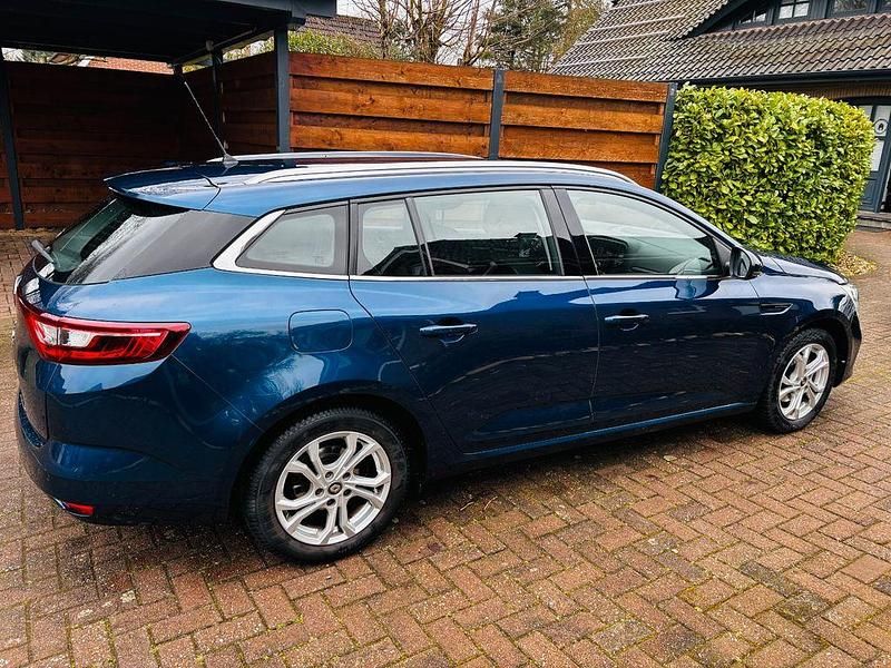 Gebraucht Renault Mégane IV Bose Edition 132 PS (97 kW) 2018 Blau Limousine