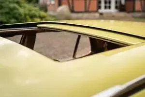 Gebraucht Mercedes 280 SE 185 PS (136 kW) 1976 Gelb Limousine