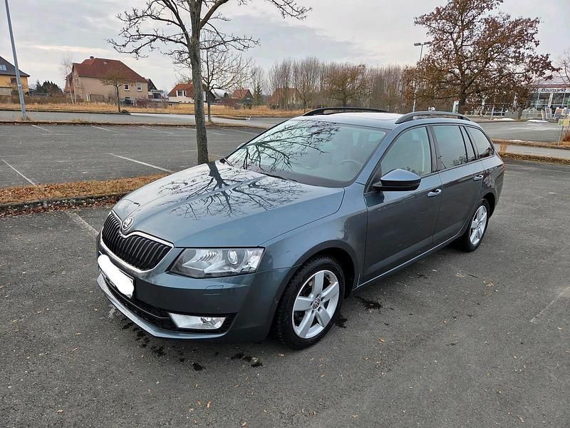 Grau Gebraucht 2015 Skoda Octavia Style Kombi | 9.500 € (Fairer Preis) - Bild 1/4