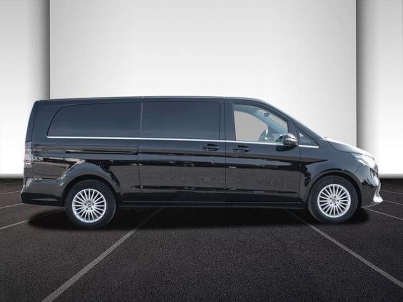 Gebraucht Mercedes V300 Avantgarde 237 PS (174 kW) 2025 Obsidianschwarz Van / Kleinbus