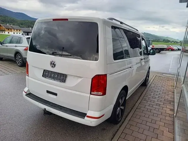 Gebraucht VW Multivan Trendline 150 PS (110 kW) 2021 Candyweiß Van / Kleinbus
