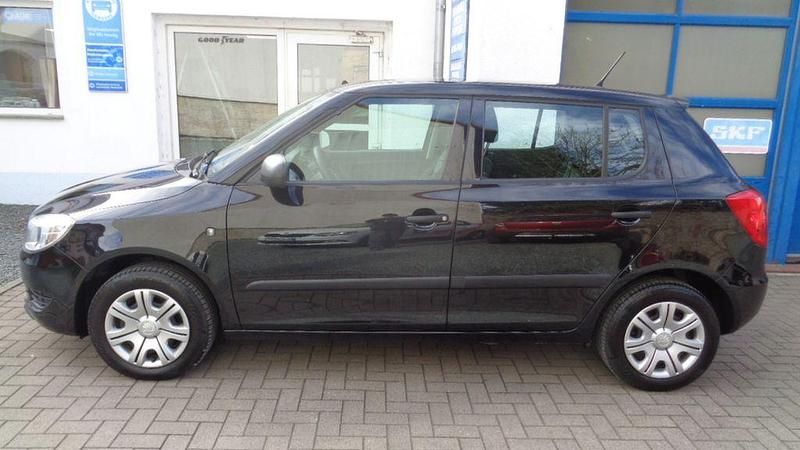 Gebraucht Skoda Fabia Active 60 PS (44 kW) 2014 Schwarz Limousine