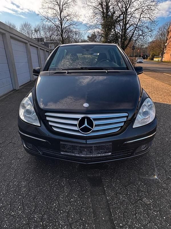 Gebraucht Mercedes B180 116 PS (85 kW) 2009 Schwarz Van / Kleinbus