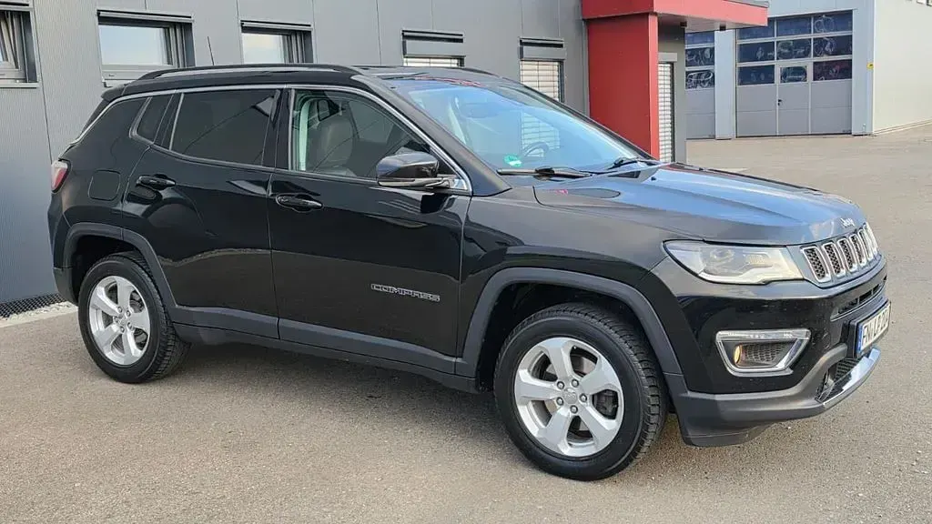 Gebraucht Jeep Compass Limited 170 PS (125 kW) 2017 Schwarz SUV