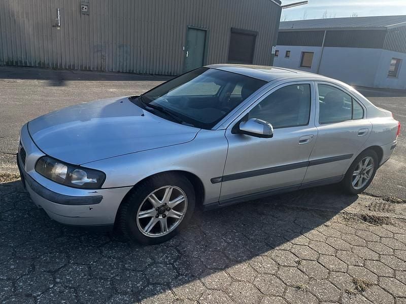 Gebraucht Volvo S60 140 PS (102 kW) 2002 Silber Limousine