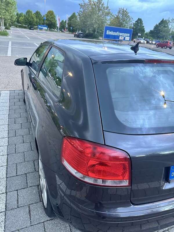 Grau Gebraucht 2004 Audi A3 S-Line Limousine | 1.100 € (Superpreis) - Bild 1/4