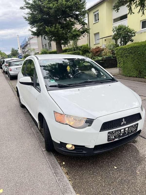 Weiß Gebraucht 2013 Mitsubishi Colt Limousine | 2.499 € (Guter Preis) - Bild 1/4
