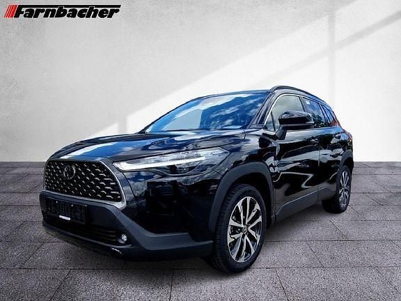 Tiefschwarz mica metallic Gebraucht 2024 Toyota Corolla Cross Basis SUV | 34.995 € (Guter Preis) - Bild 1/4