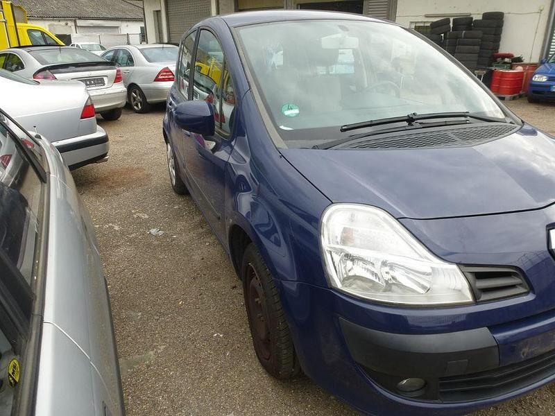 Second-hand Renault Modus 75 CP (55 kW) 2008 Albastru Monovolum