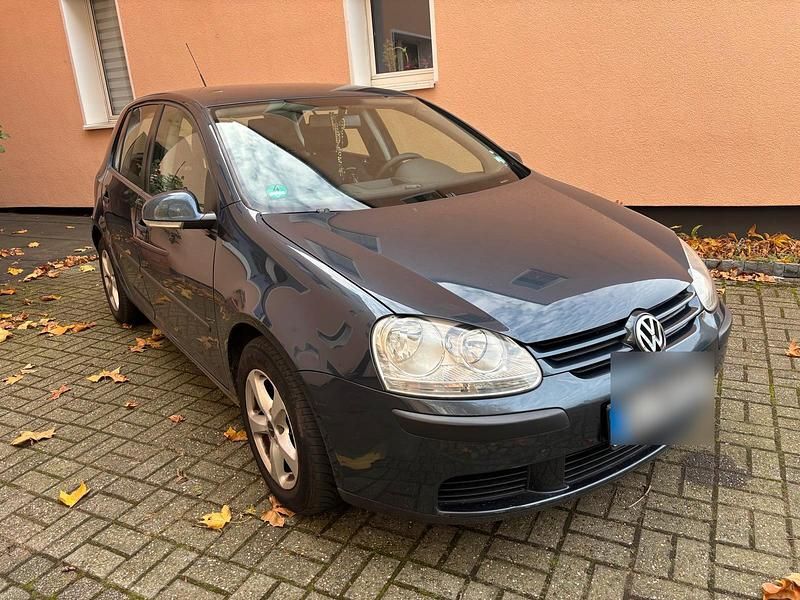 Grau Gebraucht 2005 VW Golf V Limousine | 1.445 € (Etwas zu teuer) - Bild 1/4