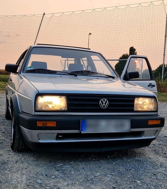 Grau Gebraucht 1990 VW Jetta Limousine | 4.700 € - Bild 1/4