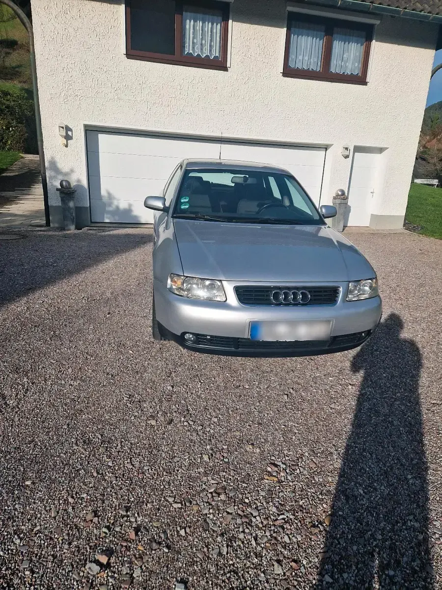 Gebraucht Audi A3 125 PS (91 kW) 2002 Silber Kleinwagen