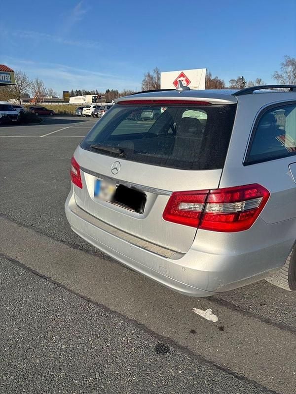 Second-hand Mercedes E220 170 CP (125 kW) 2010 Argintiu Break