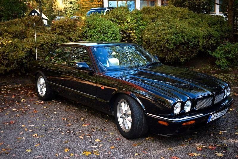 Schwarz Gebraucht 2000 Jaguar XJR Supercharged Limousine | 16.000 € (Guter Preis) - Bild 1/4