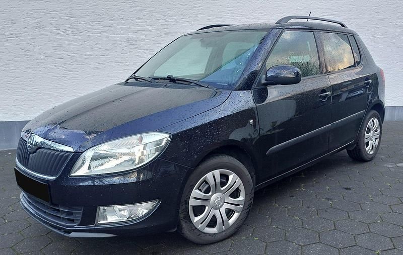 Schwarz Gebraucht 2013 Skoda Fabia Cool Edition Limousine | 3.950 € (Guter Preis) - Bild 1/4