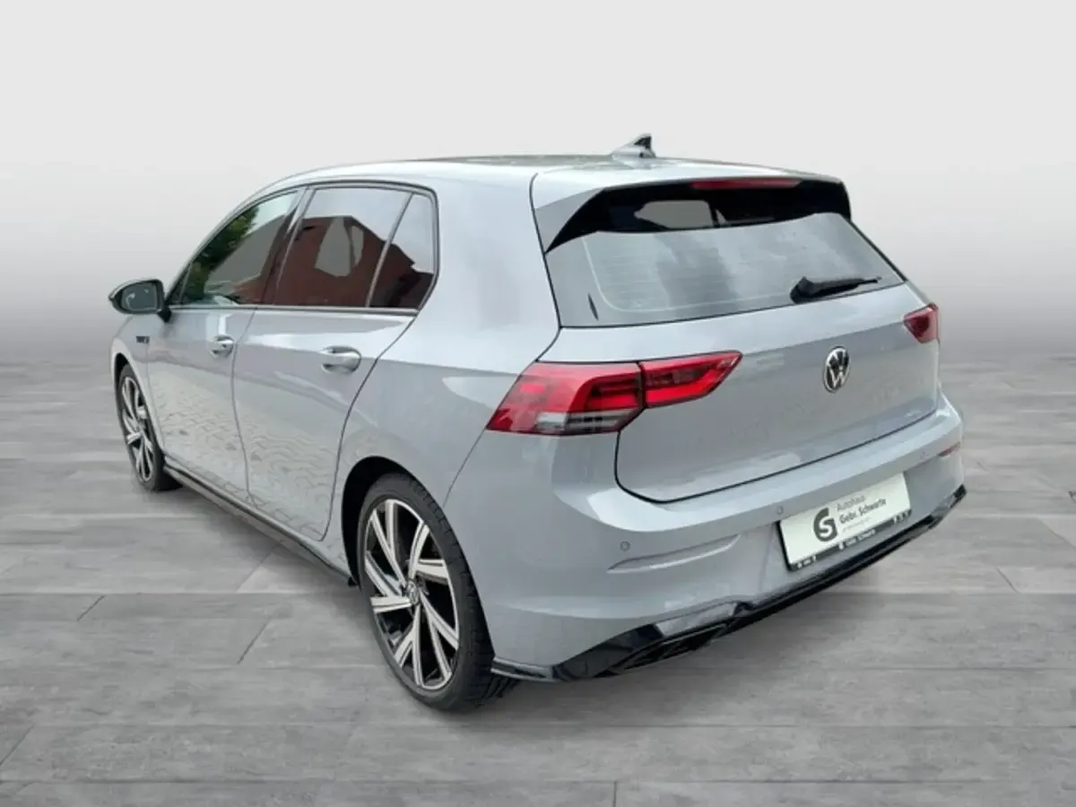 Gebraucht VW Golf VIII R-line 150 PS (110 kW) 2023 Grau Limousine
