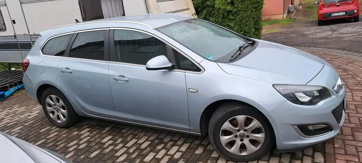 Używany Opel Astra 2014 Srebrny Kombi